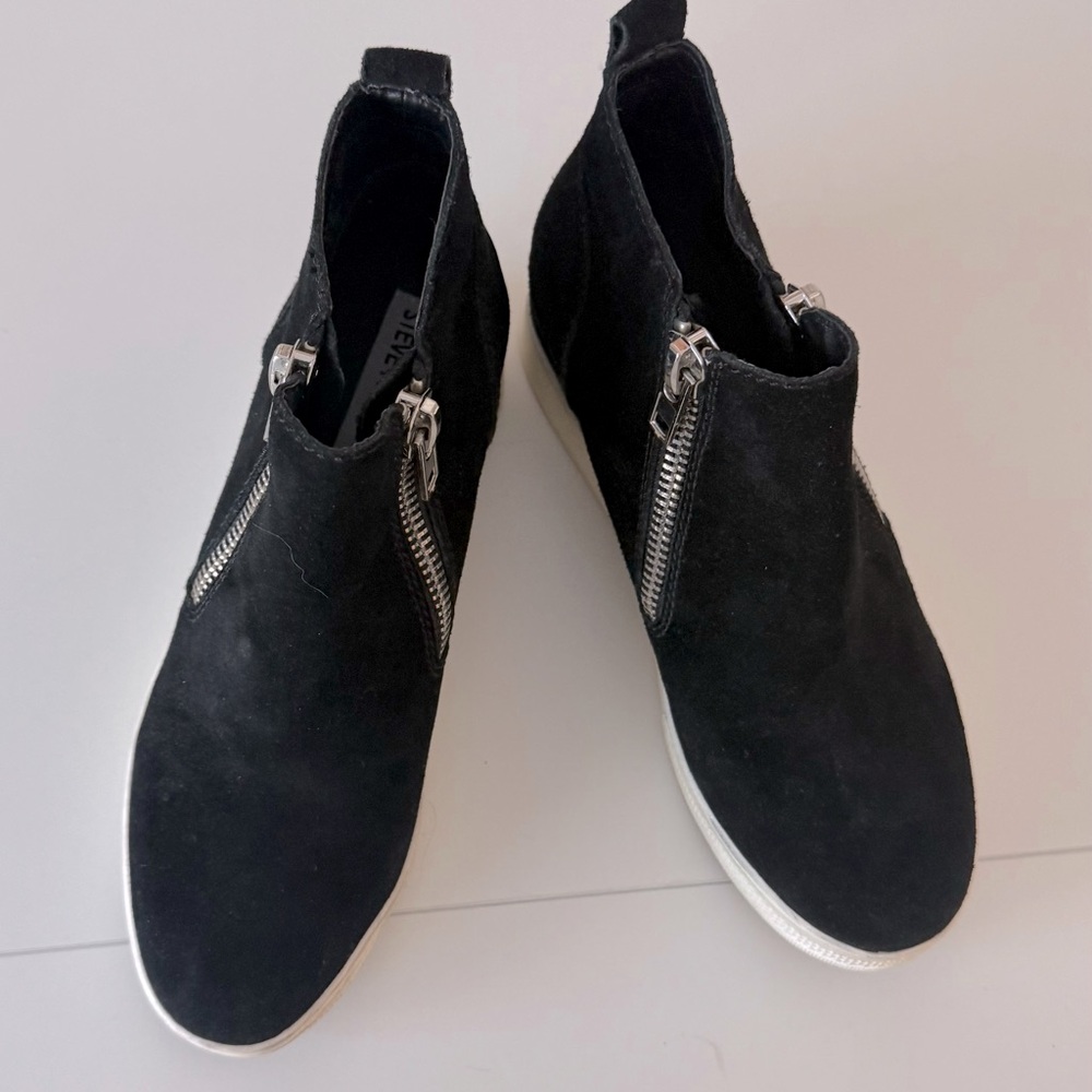 Steve Madden Wedgie Suede Hi-Top Size 6.5 Med